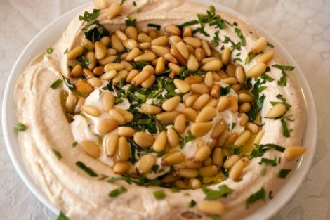 Homemade Christmas Hummus Dip for a great healthy savoury treat